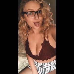 Meet your Posher, Halle